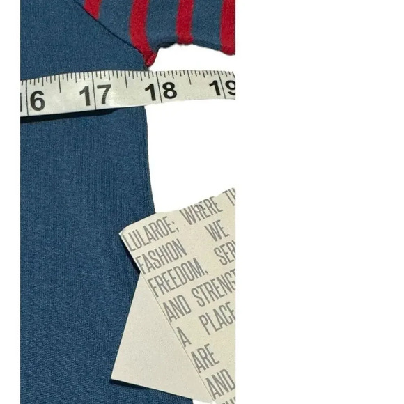 NEW LuLaRoe Women’s Small Blue Classic Tee With Red Stripes NWT - Picture 5 of 6